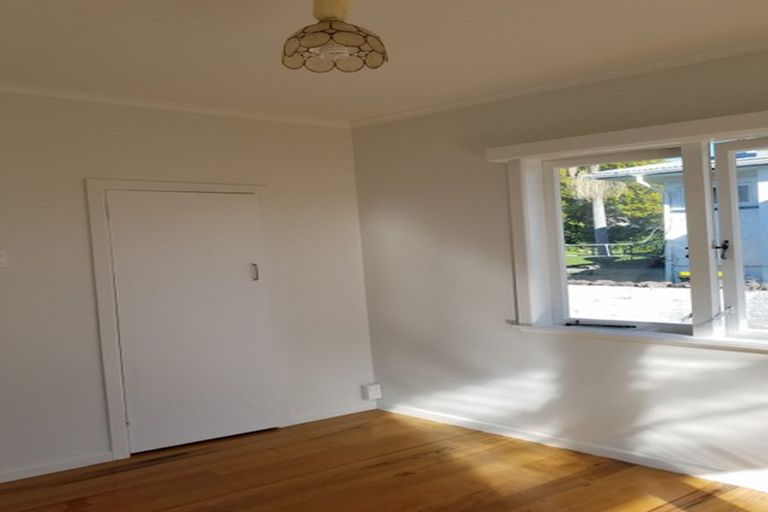 Photo of property in 1/84 College Road, Northcote, Auckland, 0627