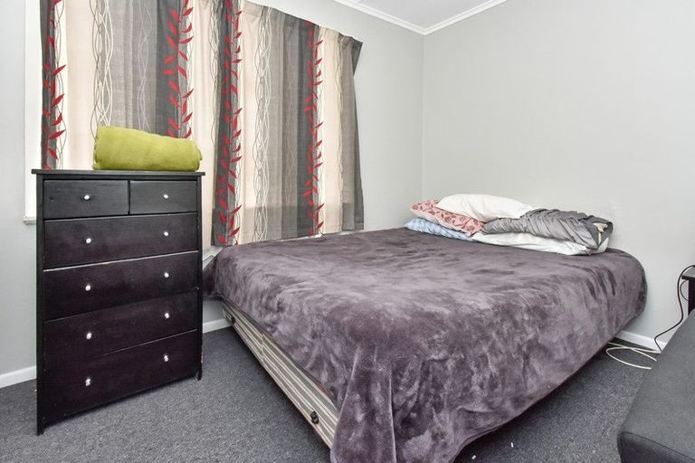 Photo of property in 60 Mckean Avenue, Manurewa, Auckland, 2102