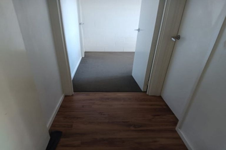 Photo of property in 2/27 Miro Street, New Lynn, Auckland, 0600