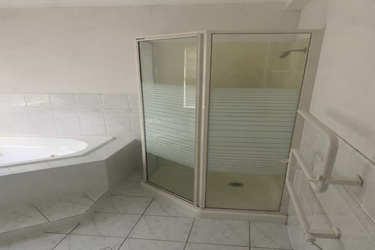 Photo of property in 68 Bramley Drive, Farm Cove, Auckland, 2012