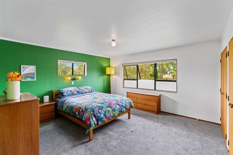 Photo of property in 17 Te Moau Avenue, Parakai, 0830