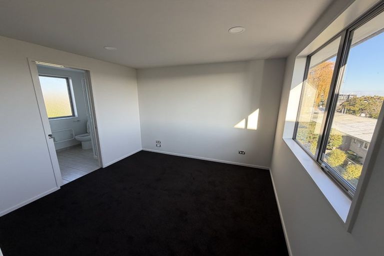 Photo of property in 172e Edgeware Road, Edgeware, Christchurch, 8013