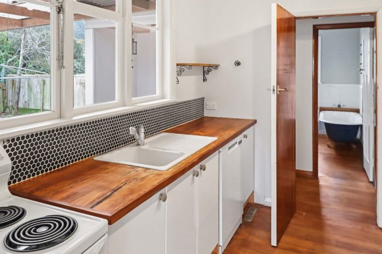 Photo of property in 7 Tawhai Street, Stokes Valley, Lower Hutt, 5019