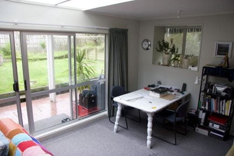Photo of property in 2 Foyle Street, Island Bay, Wellington, 6023