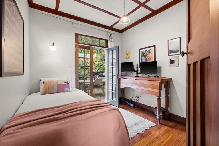 Photo of property in 24 Brewster Street, Bluff Hill, Napier, 4110