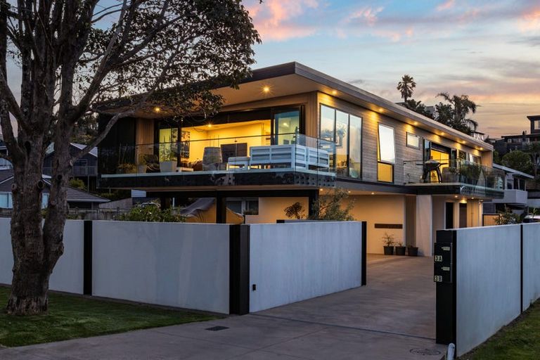 Photo of property in 3a William Bayes Place, Red Beach, 0932