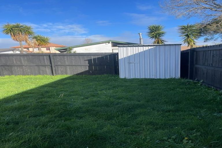Photo of property in 2a Lansdown Place, Papakura, 2110