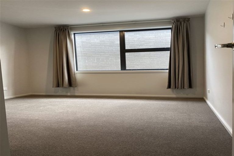 Photo of property in 32 Liberation Road, Papakura, 2110