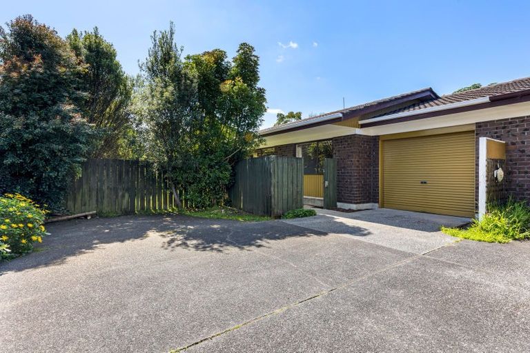 Photo of property in 2/35 Ti Nana Crescent, Henderson, Auckland, 0610
