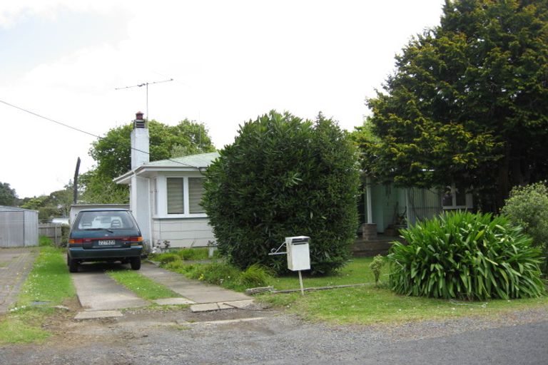 Photo of property in 13 George Avenue, Herald Island, Auckland, 0618