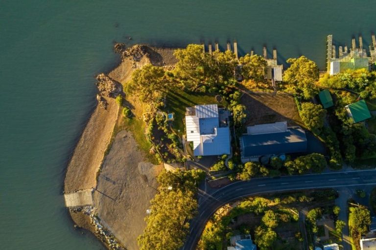 Photo of property in 425 Marine Drive, Charteris Bay, Lyttelton, 8971