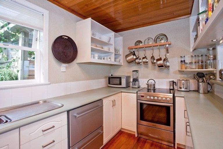 Photo of property in 8 Tizard Road, Birkenhead, Auckland, 0626