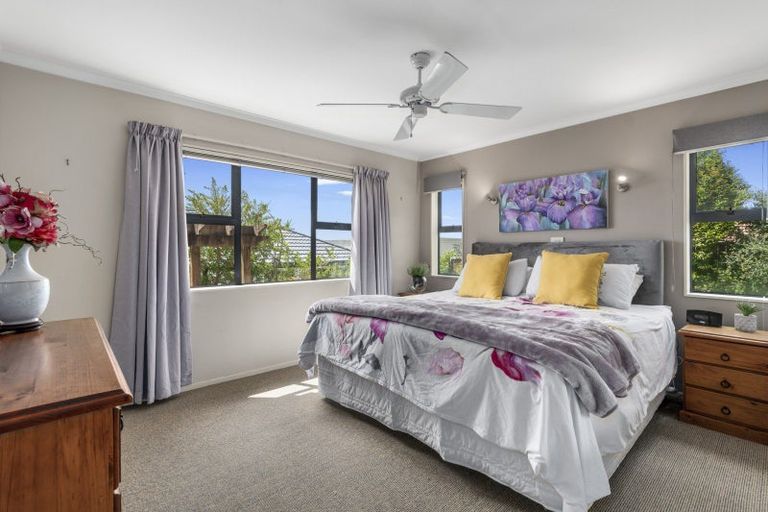 Photo of property in 33 Oteki Park Drive, Welcome Bay, Tauranga, 3112