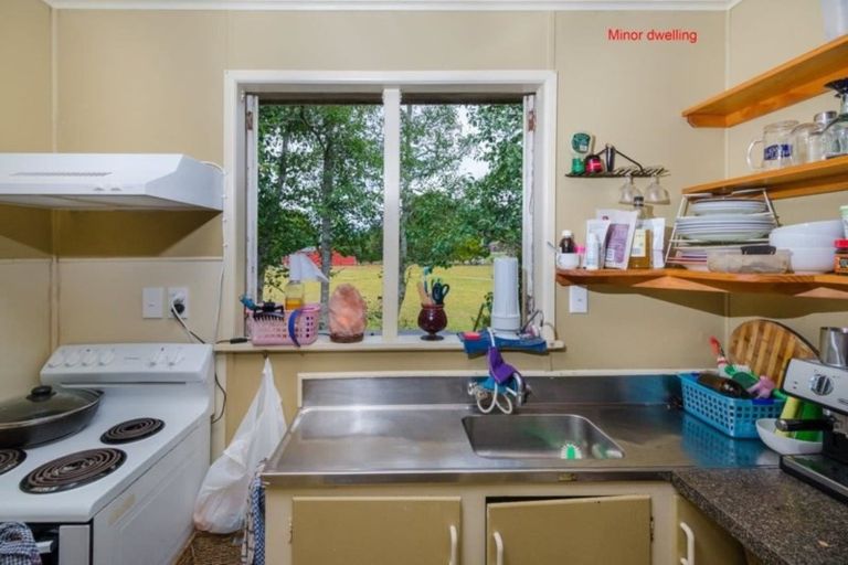 Photo of property in 264 Waikoukou Valley Road, Waimauku, 0882