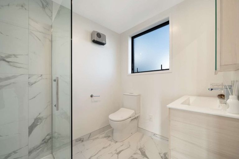 Photo of property in 5/10 Yeovil Road, Te Atatu Peninsula, Auckland, 0610