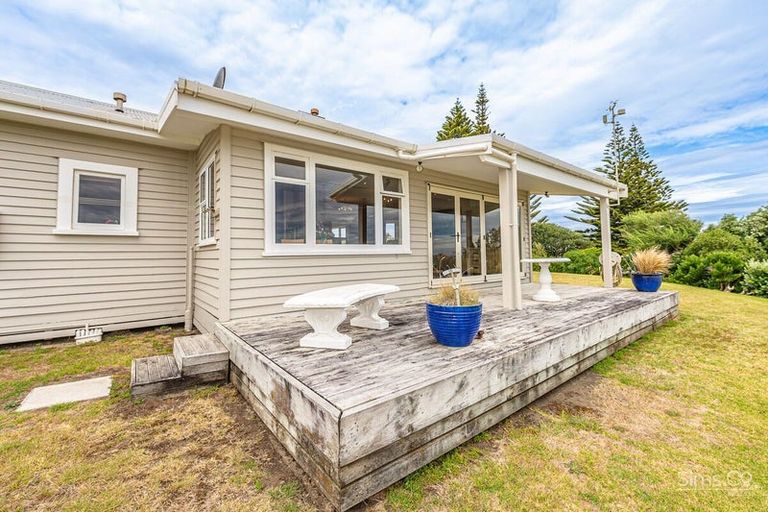 Photo of property in 153 Cornfoot Street, Castlecliff, Whanganui, 4501