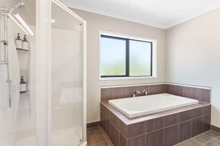 Photo of property in 59 Dalmore Way, Acacia Bay, Taupo, 3385