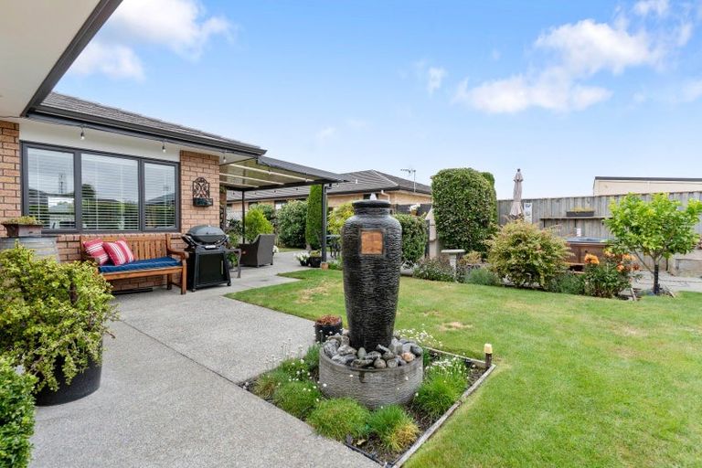 Photo of property in 8 Austin Reid Avenue, Carterton, 5713