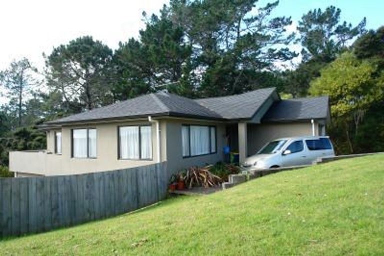Photo of property in 180 Schnapper Rock Road, Schnapper Rock, Auckland, 0632
