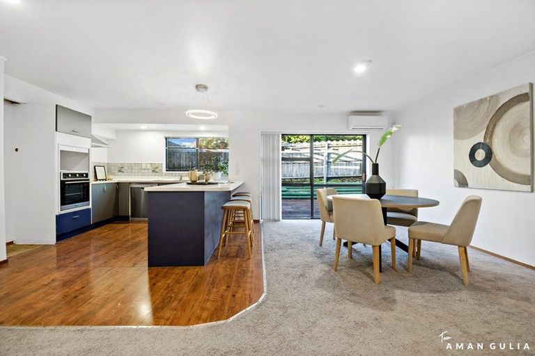 Photo of property in 40 Pigeon Mountain Road, Half Moon Bay, Auckland, 2012
