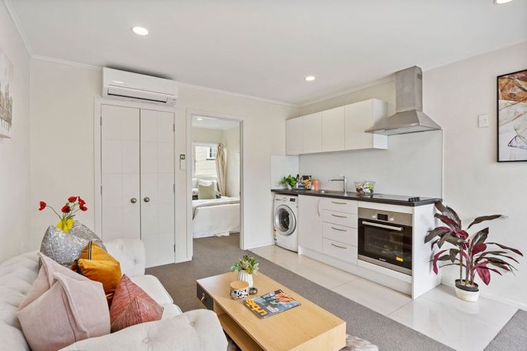 Photo of property in 24a Poruru Close, Papakura, 2110