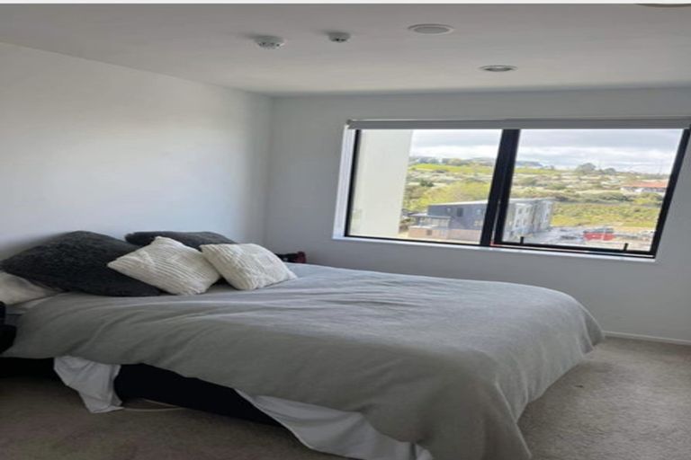 Photo of property in Apollo Apartments, 201/46 Rosedale Road, Rosedale, Auckland, 0632