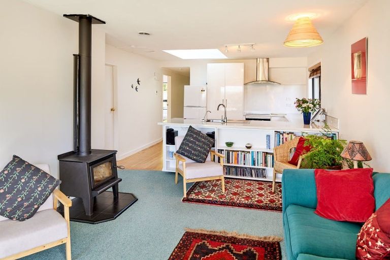 Photo of property in 2 Gordon Road, Plimmerton, Porirua, 5026