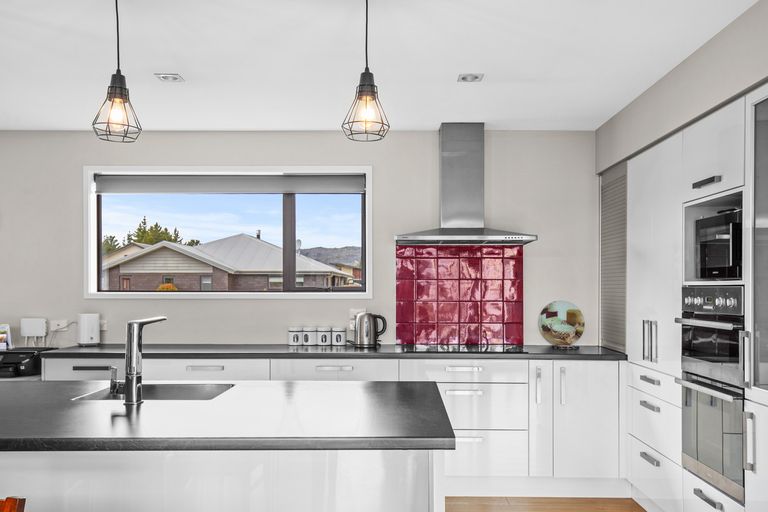 Photo of property in 8 Henderson Drive, Alexandra, 9320