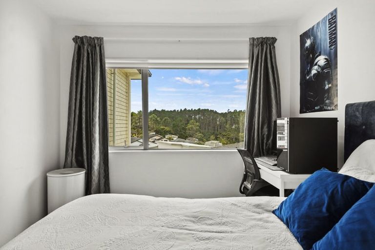Photo of property in 21 Golden Morning Drive, Albany Heights, Auckland, 0632