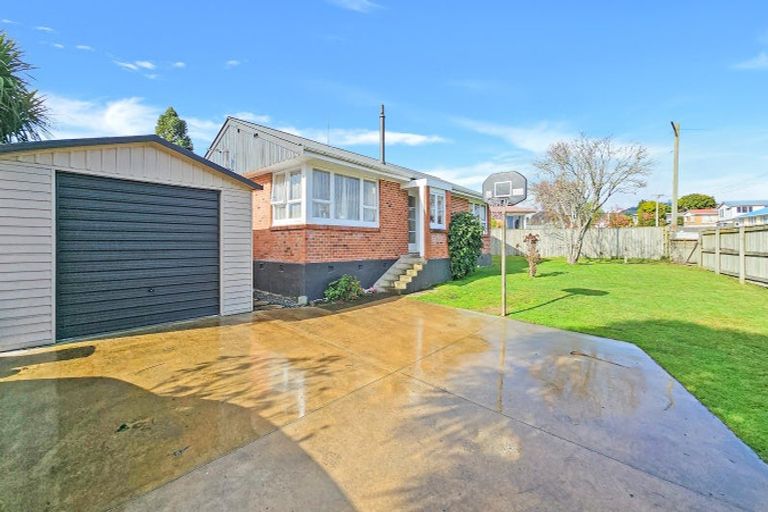 Photo of property in 6 Elliott Crescent, Owhata, Rotorua, 3010