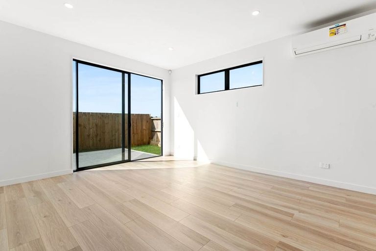 Photo of property in 27 Porowha Road, Westgate, Auckland, 0814