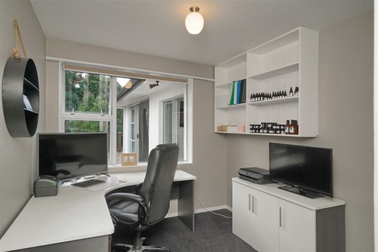 Photo of property in 4a Canberra Place, Redwood, Christchurch, 8051