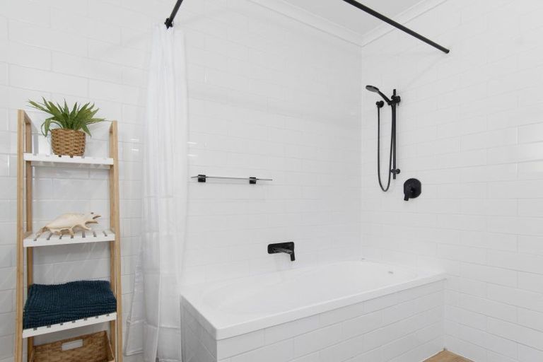 Photo of property in 2 Stingray Drive, Omokoroa, 3114