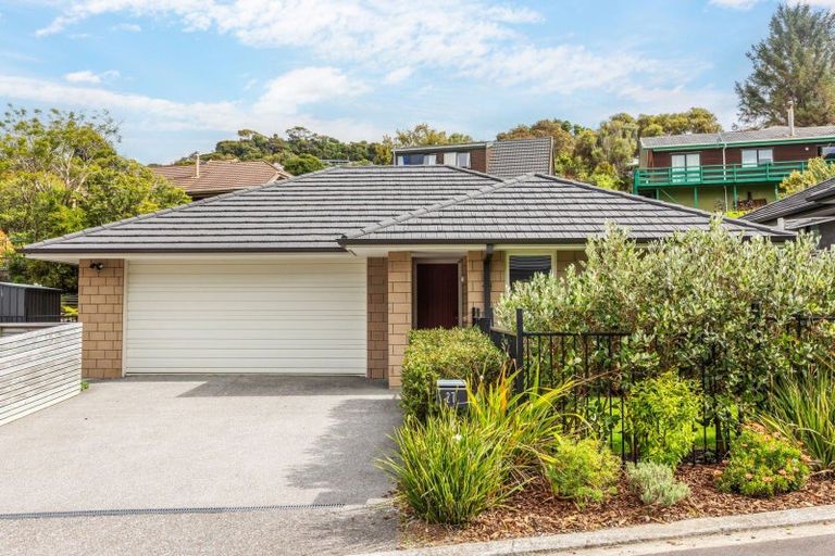 Photo of property in 27 Mooring Close, Whitby, Porirua, 5024