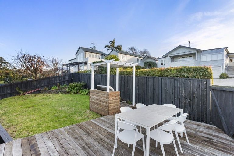 Photo of property in 3a Pah Road, Cockle Bay, Auckland, 2014