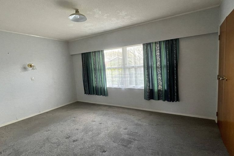 Photo of property in 4 Sunnypark Avenue, Rosehill, Papakura, 2113