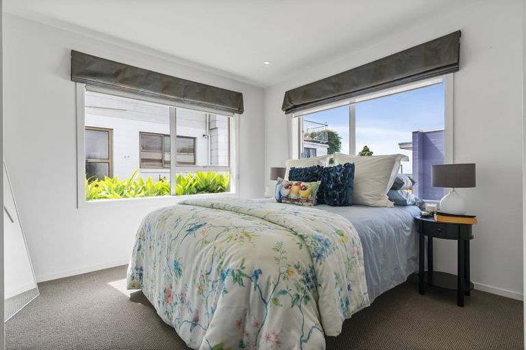 Photo of property in 1/67 Gulf View Road, Murrays Bay, Auckland, 0630