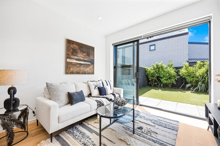 Photo of property in 6 Desalt Drive, Hobsonville, Auckland, 0616