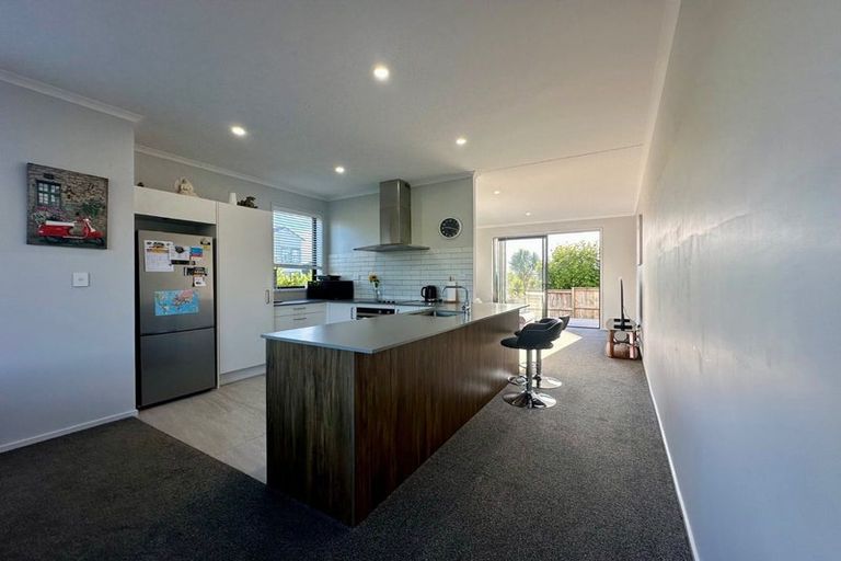 Photo of property in 21d Nellie Drive, Kumeu, 0810