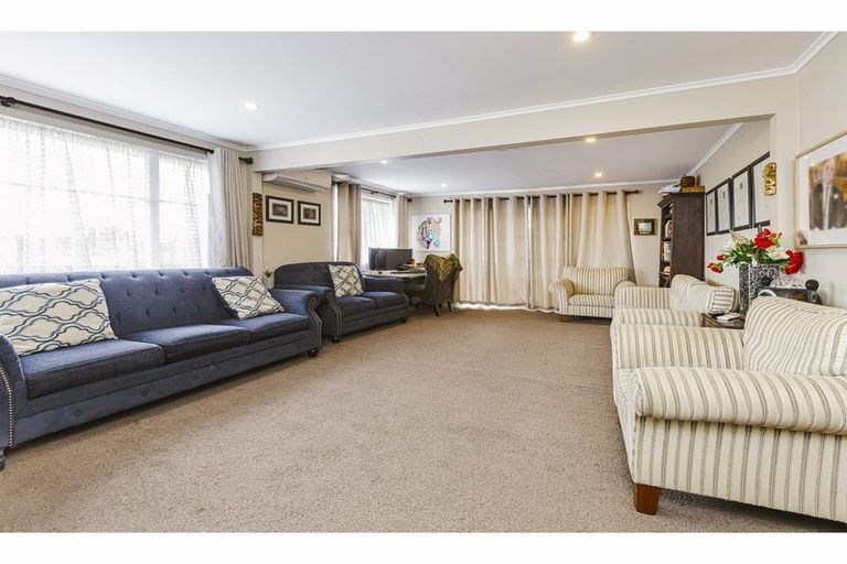 Photo of property in 12 Luke Place, Otara, Auckland, 2023