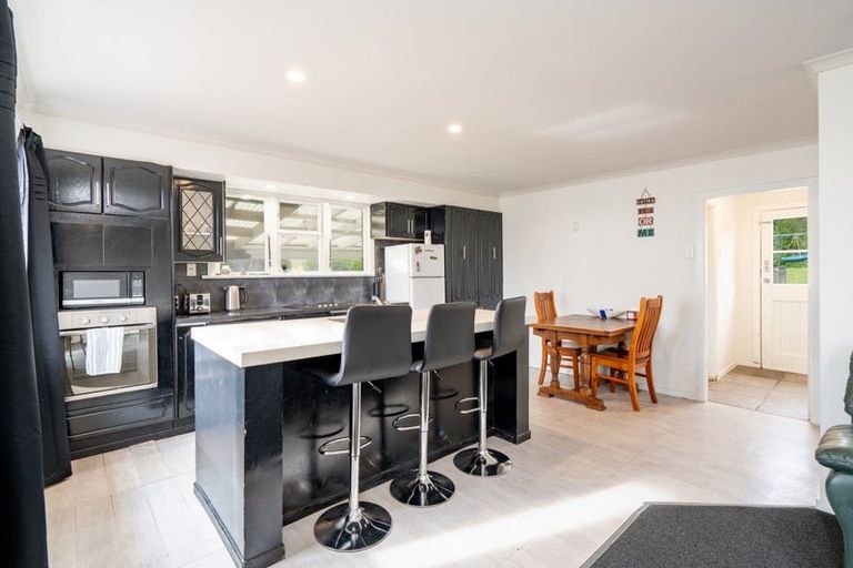 Photo of property in 44 Ocean Beach Road, Bluff, 9814