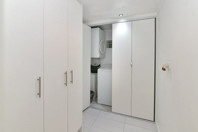 Photo of property in 38 Weatherly Road, Torbay, Auckland, 0630