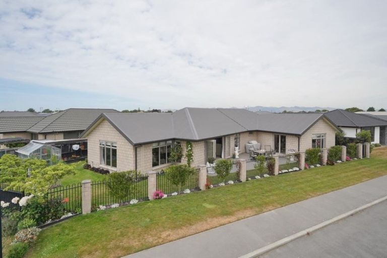 Photo of property in 4 Skipness Lane, Broomfield, Christchurch, 8042