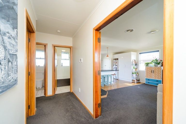 Photo of property in 26 Peters Avenue, Cloverlea, Palmerston North, 4412