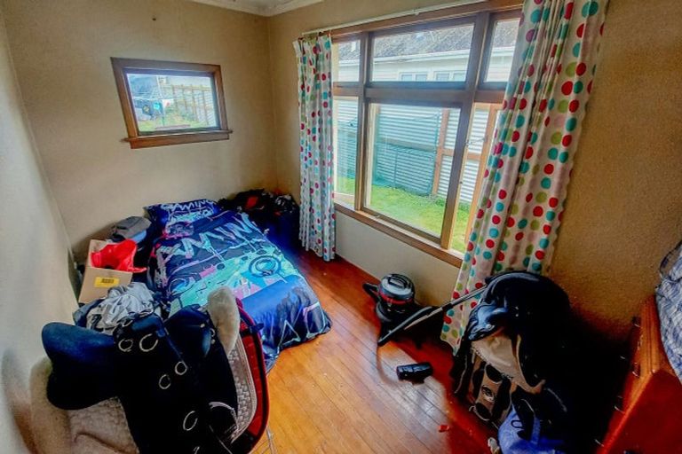 Photo of property in 21 Main Road, Tuatapere, 9620