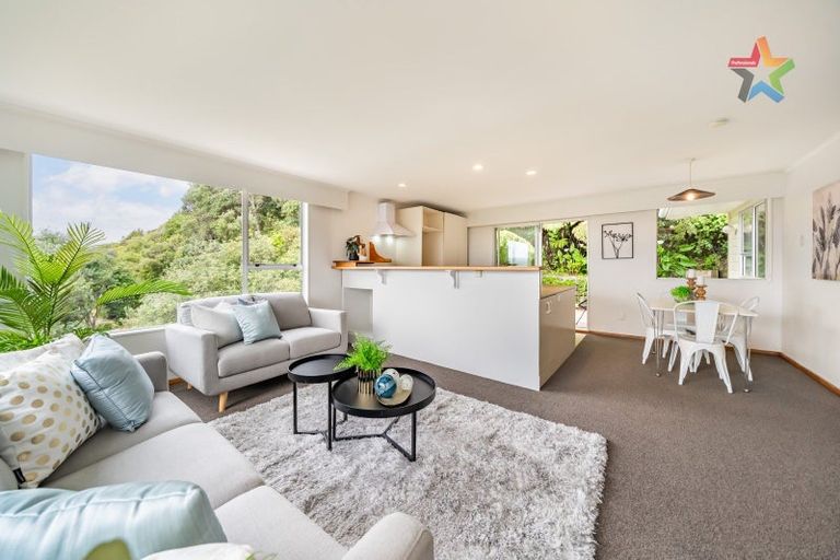 Photo of property in 89 Miromiro Road, Normandale, Lower Hutt, 5010