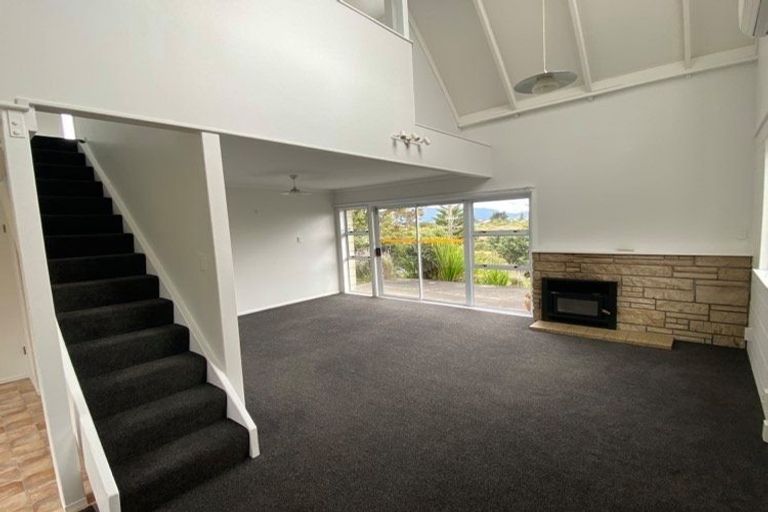 Photo of property in 16 Queens Road, Waikanae Beach, Waikanae, 5036