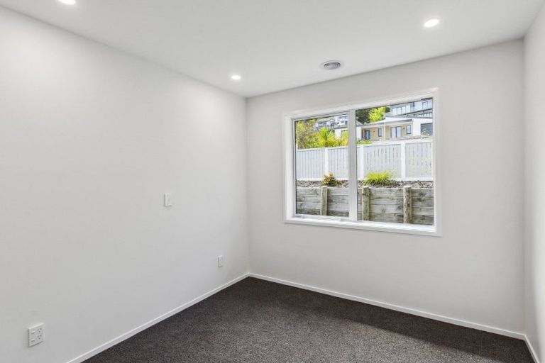 Photo of property in 64 Kakariki Grove, Waikanae, 5036