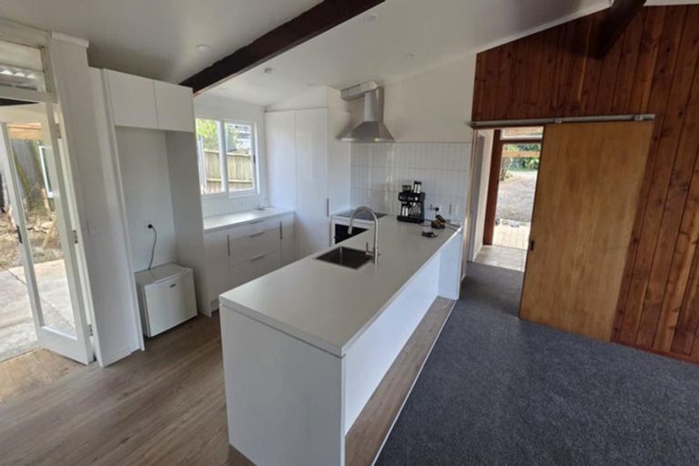 Photo of property in 34 Lowtherhurst Road, Massey, Auckland, 0614