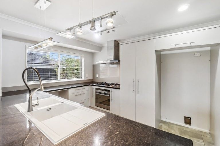 Photo of property in 13 Cornwall Place, Karaka, Papakura, 2113